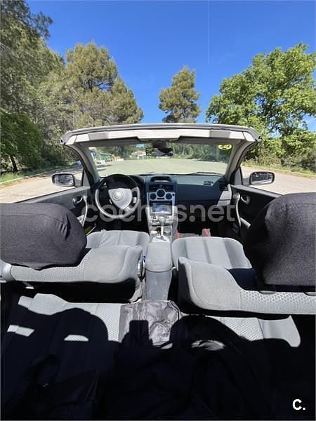 Usado Renault Mégane Cabriolet Dynamique 110 CV (80 kW) 2004 Verde Descapotable