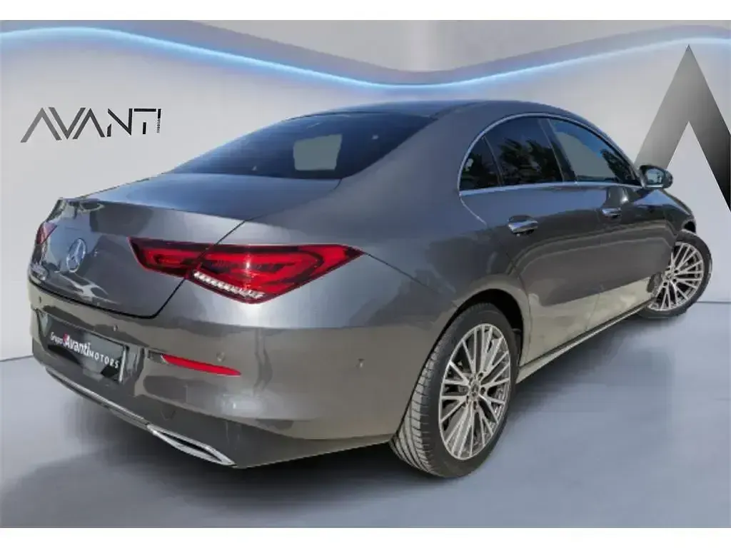 Usado Mercedes CLA200 163 CV (119 kW) 2019 Gris Berlina