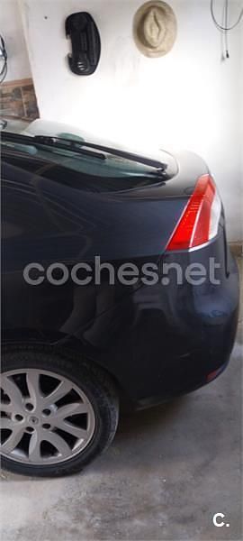 Usado Renault Laguna III Dynamique 150 CV (110 kW) 2007 Negro Berlina