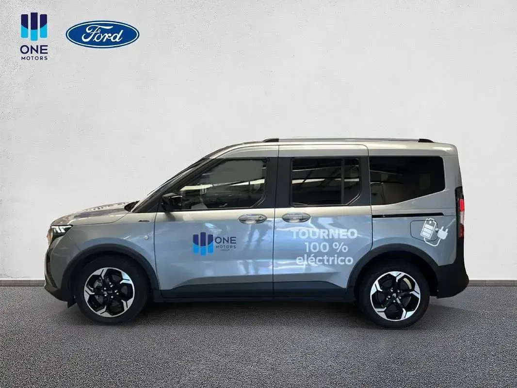 Nuevo Ford Tourneo Courier Active 100 kW (136 CV) 2025 Plateado Monovolumen