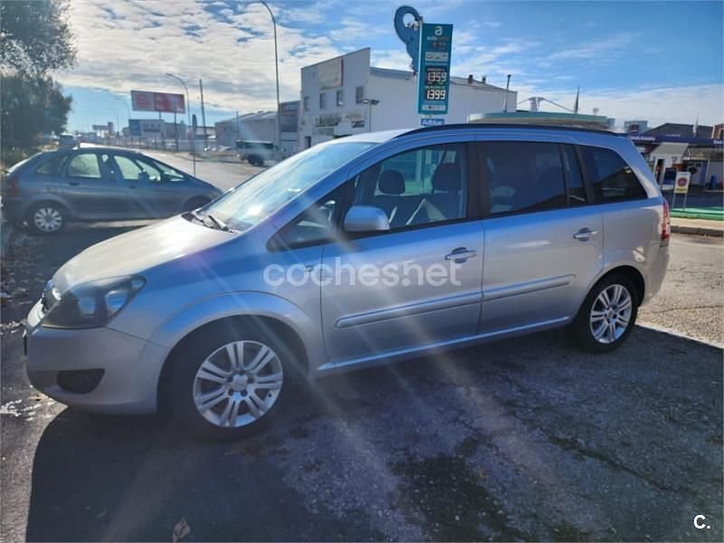 Gris / plata Usado 2012 Opel Zafira Enjoy Plus Monovolumen | 3900 € (Un poco caro) - Imagen 1/4