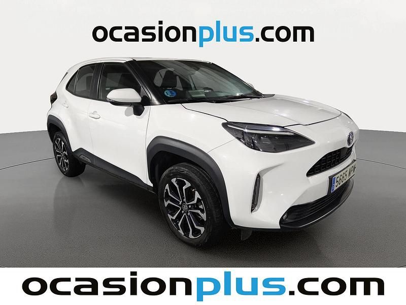 Usado Toyota Yaris Hybrid Active 116 CV (85 kW) 2024 Blanco Pickup/Camioneta