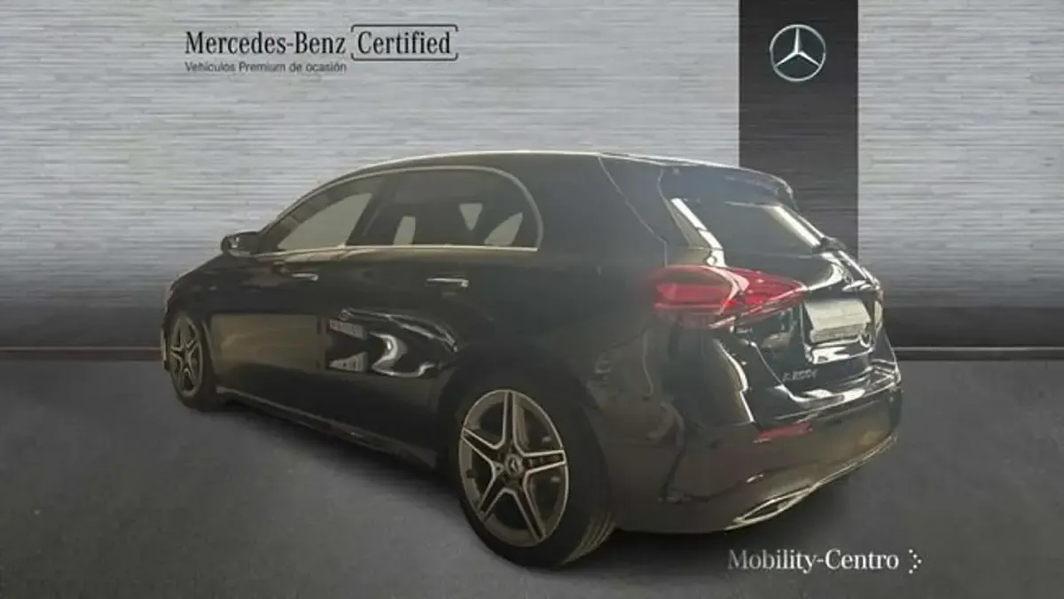 Usado Mercedes A200 150 CV (110 kW) 2024 Negro Berlina