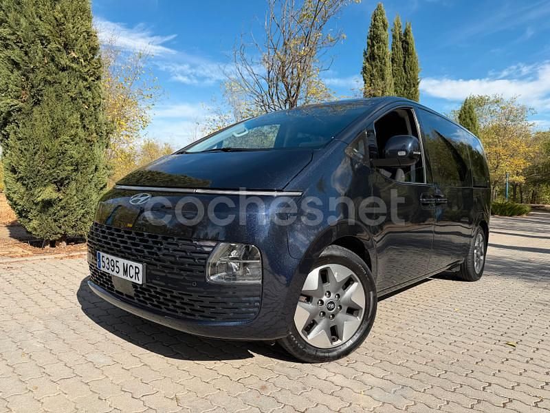 Azul Usado 2023 Hyundai Staria Monovolumen | 32.990 € (Un poco caro) - Imagen 1/4