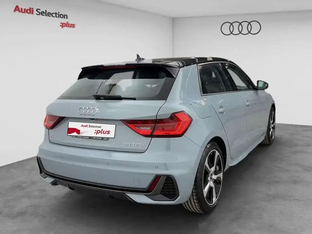 Usado Audi A1 Sportback Black Edition 110 CV (80 kW) 2022 Gris Utilitario