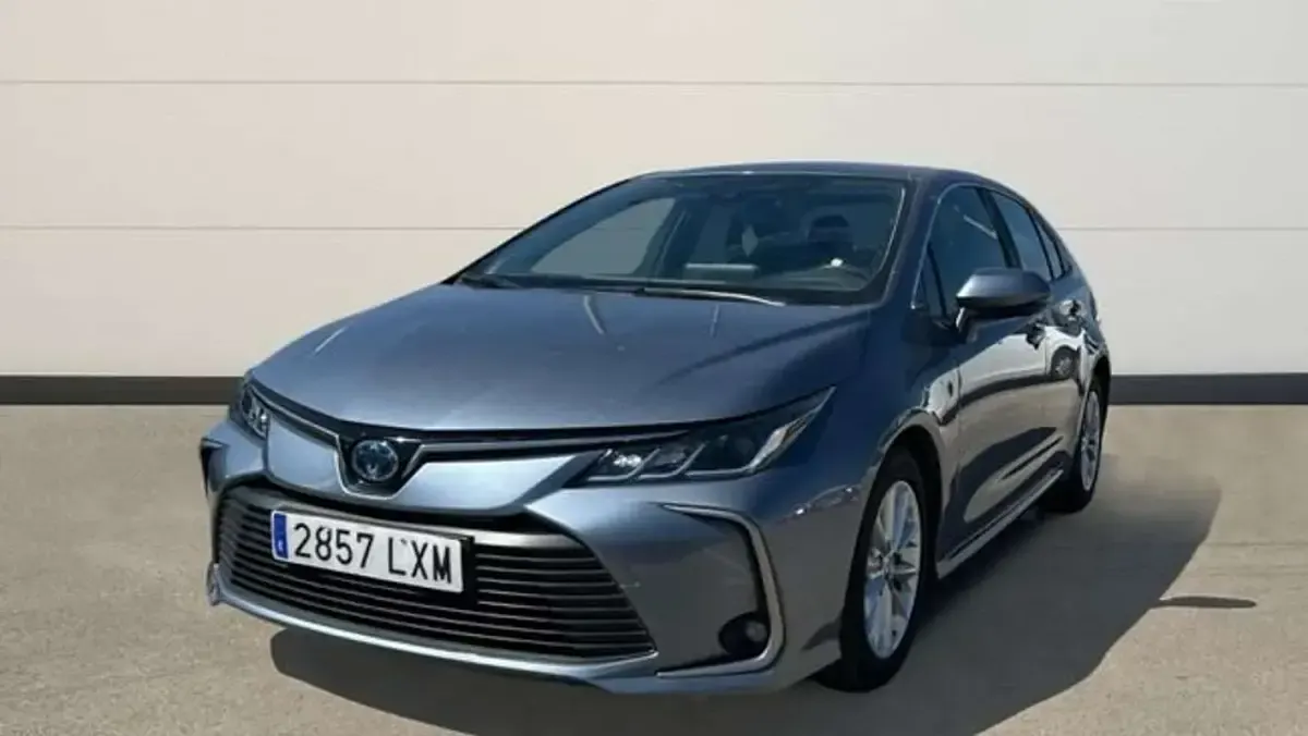 Usado Toyota Corolla Active 122 CV (89 kW) 2022 Gris Berlina