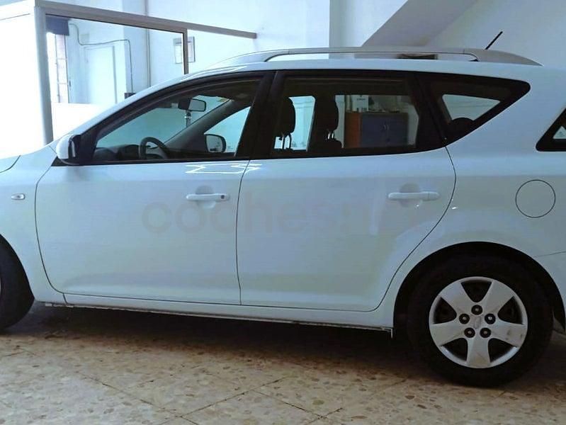 Usado Kia Ceed Active 126 CV (92 kW) 2011 Blanco Utilitario