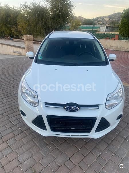 Verde Usado 2013 Ford Focus Trend Familiar | 7000 € (Precio justo) - Imagen 1/4