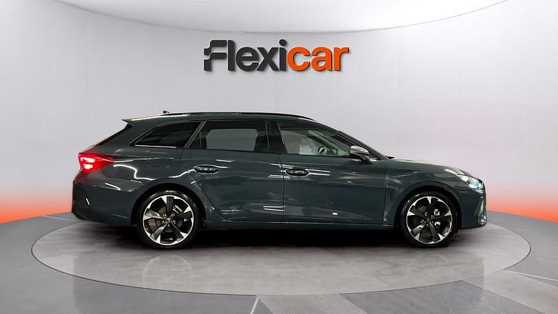 Usado Cupra Leon 150 HP (110 kW) 2025 Azul Carrinha