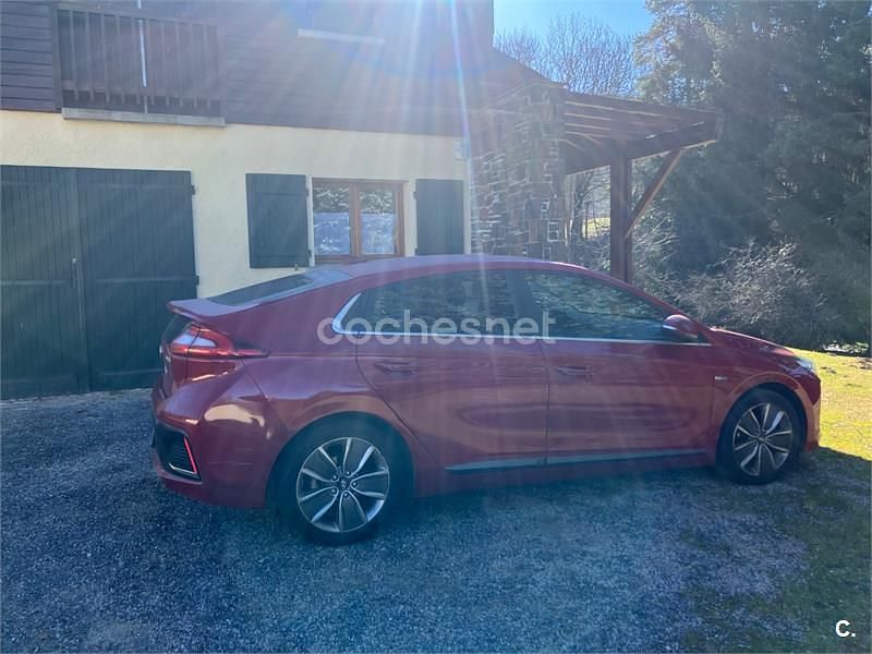 Usado Hyundai Ioniq 141 CV (103 kW) 2019 Rojo Utilitario