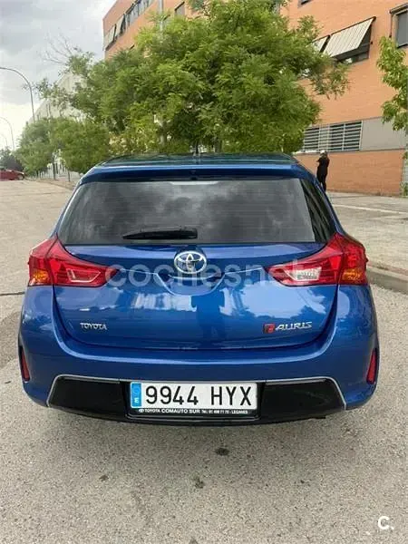Usado Toyota Auris Business Edition 90 CV (66 kW) 2014 Azul Familiar