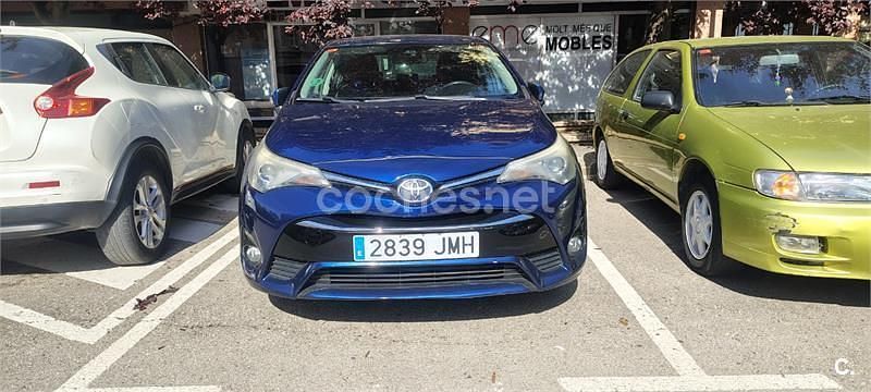 Używany Toyota Avensis Advance 143 KM (105 kW) 2016 Niebieski Sedan/Limuzyna