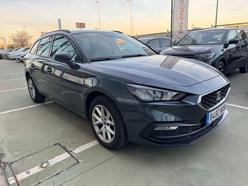 Gris Usado 2024 Seat Leon ST Style Familiar | 23.900 € (Un poco caro) - Imagen 1/4