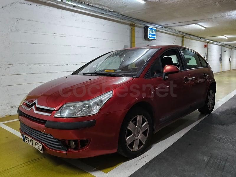 Usado Citroën C4 90 CV (66 kW) 2006 Granate Berlina