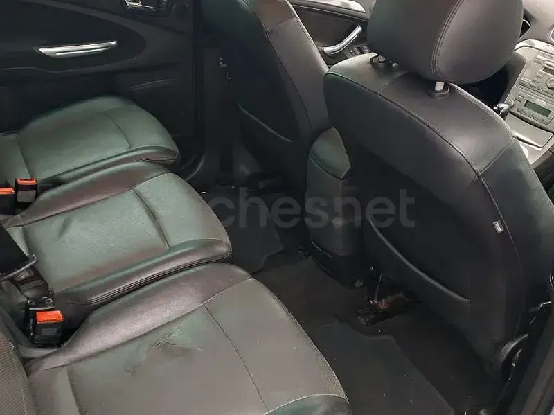 Usado Ford S-MAX Trend 140 CV (102 kW) 2007 Gris / plata Monovolumen