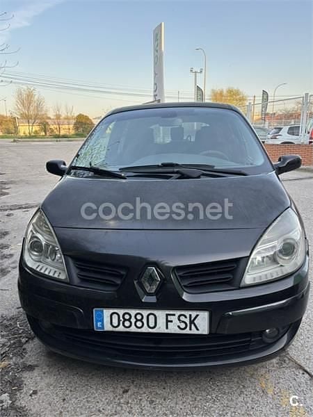 Usado Renault Grand Scénic II Dynamique 130 CV (95 kW) 2007 Negro Monovolumen