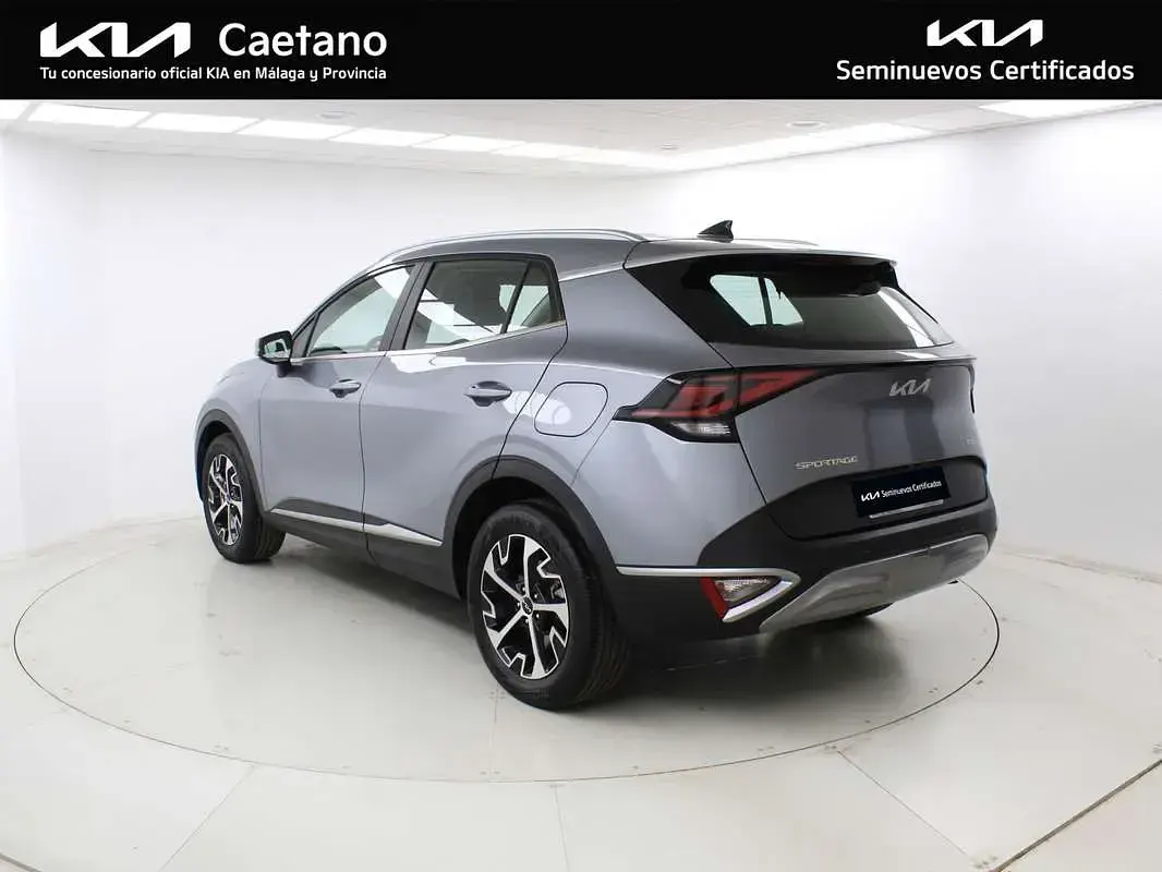 Usado Kia Sportage 232 CV (170 kW) 2022 Plateado SUV