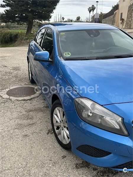 Usado Mercedes A180 Style 109 HP (80 kW) 2013 Azul Sedan