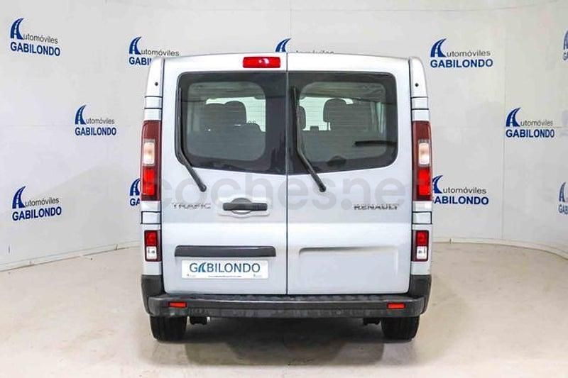 Begagnad Renault Trafic Equilibre 151 HK (111 kW) 2024 Grå Minibuss
