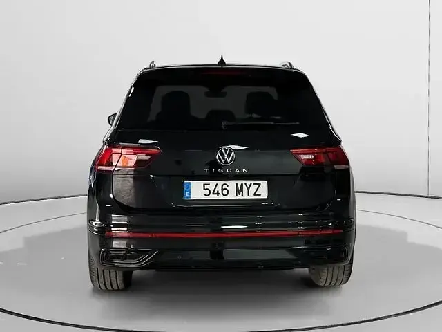 Usado VW Tiguan R-line 150 CV (110 kW) 2021 Negro SUV
