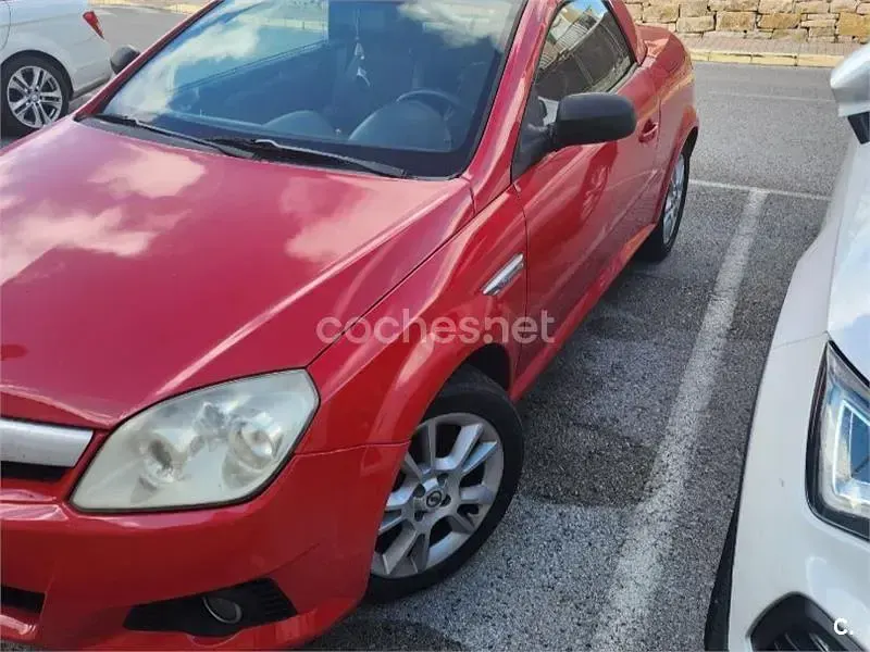 Usado Opel Tigra Enjoy 70 CV (51 kW) 2006 Rojo Descapotable