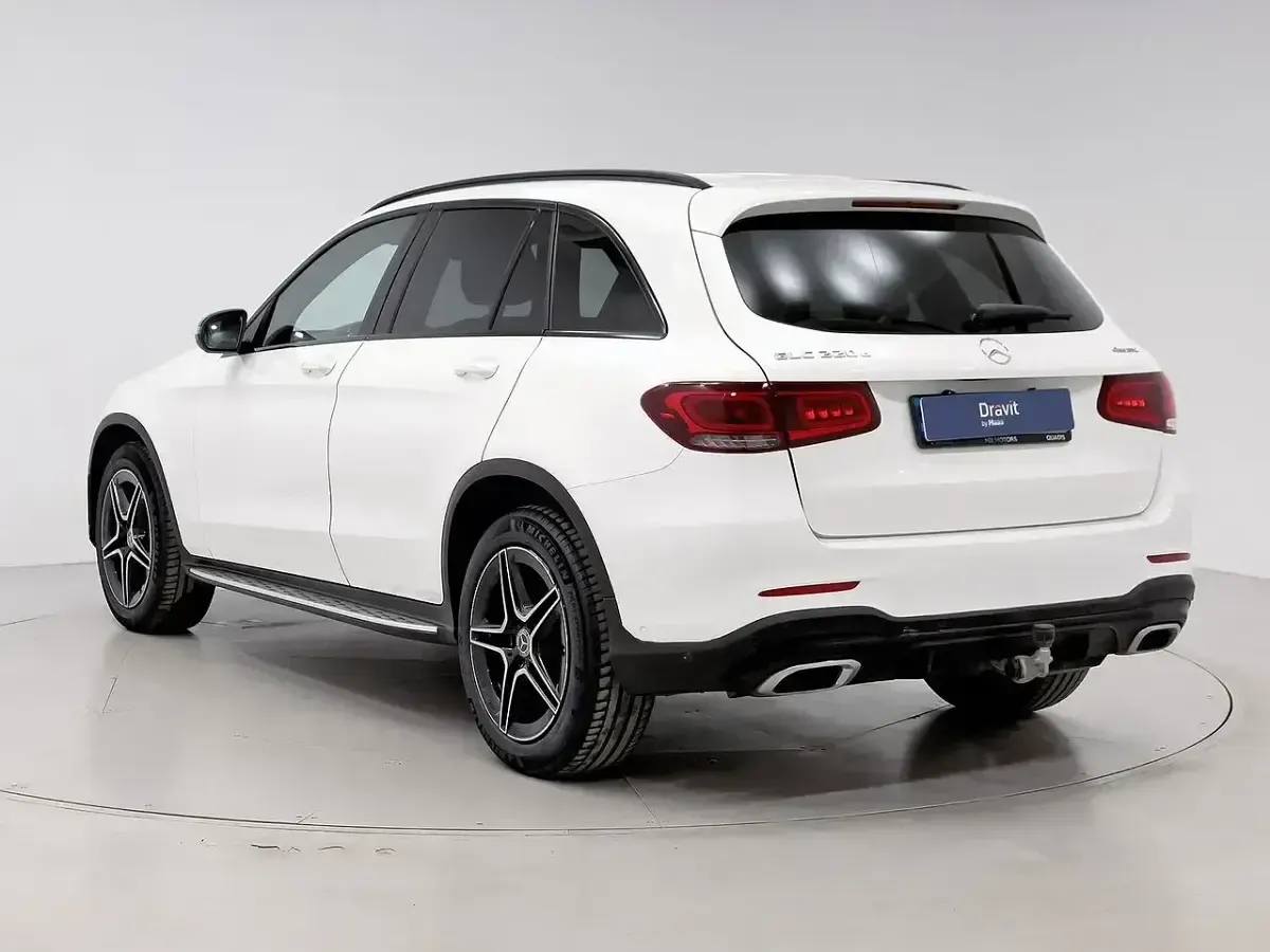 Usado Mercedes GLC220 194 CV (142 kW) 2022 Blanco SUV