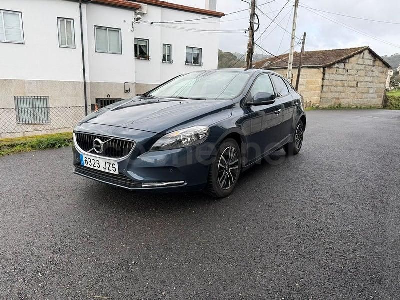Usado Volvo V40 Kinetic 150 CV (110 kW) 2017 Azul Berlina