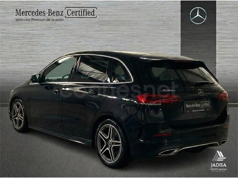 Usado Mercedes B180 136 CV (100 kW) 2022 Negro Monovolumen