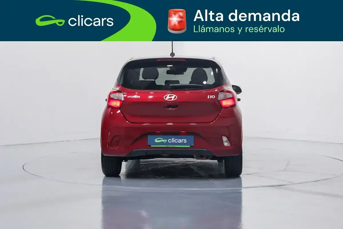 Usado Hyundai i10 67 CV (49 kW) 2024 Rojo Utilitario