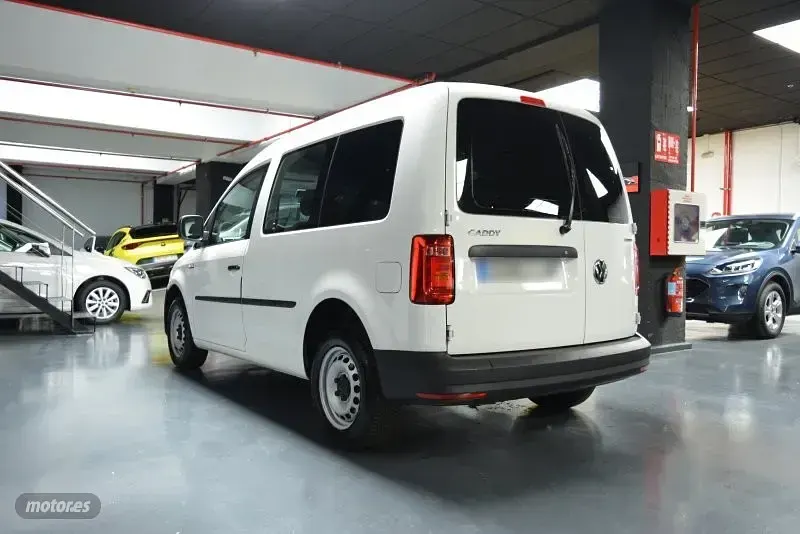 Usado VW Caddy 110 CV (80 kW) 2020 Blanco Monovolumen