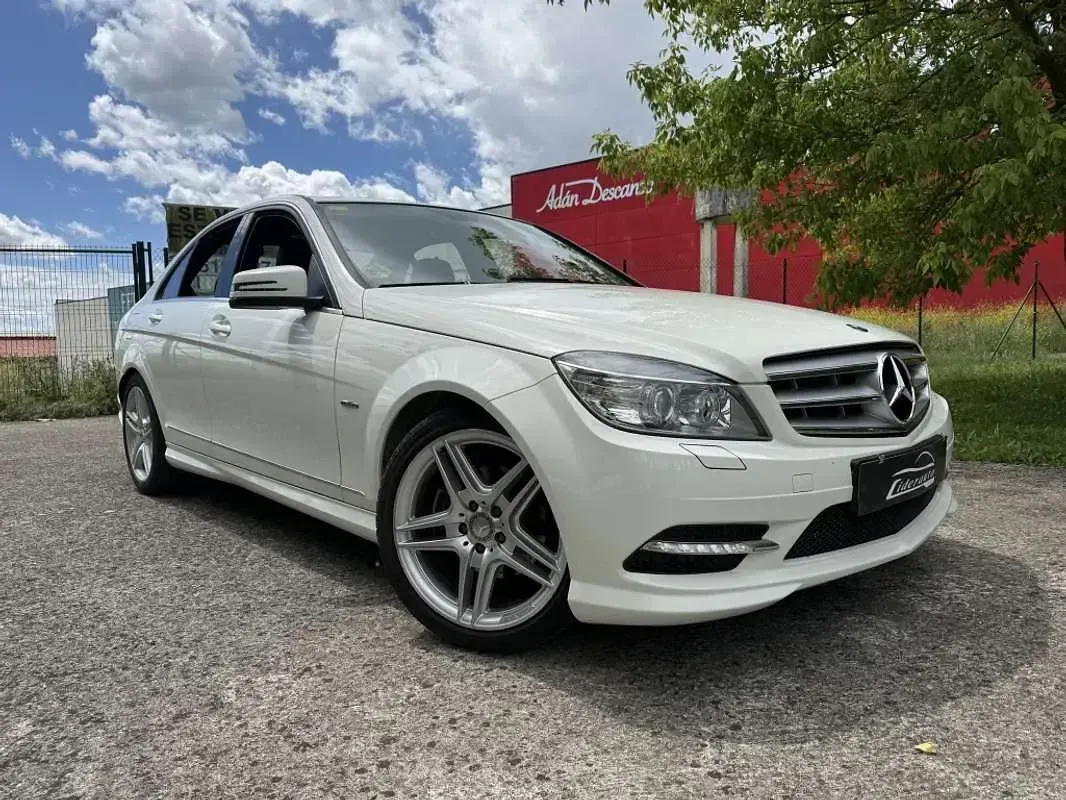 Usado Mercedes C220 Edition 170 CV (125 kW) 2010 Blanco Berlina