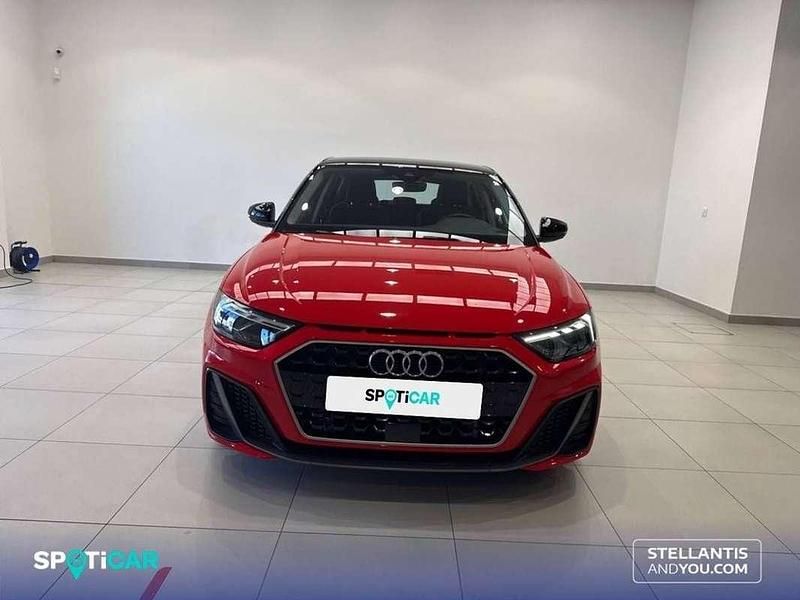 Usado Audi A1 Sportback Black Edition 95 CV (69 kW) 2022 Rojo Utilitario
