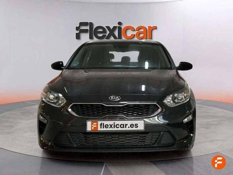 Begagnad Kia Ceed 120 HK (88 kW) 2020 Svart Halvkombi