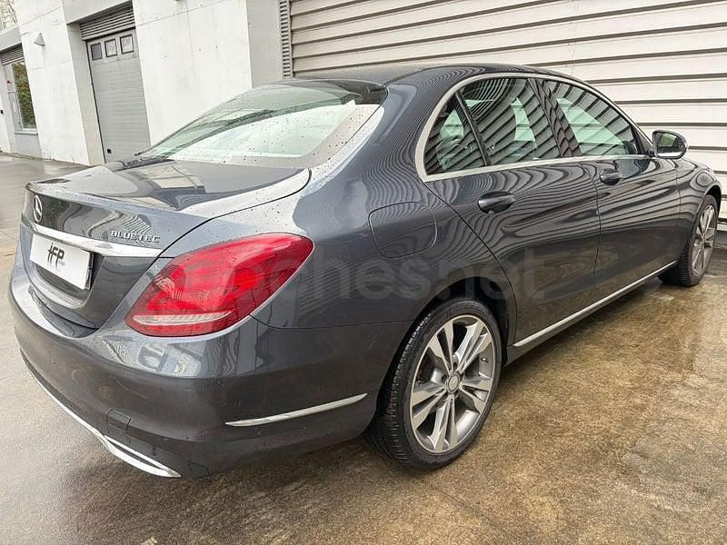 Usado Mercedes C220 Avantgarde 170 CV (125 kW) 2015 Gris / plata Berlina