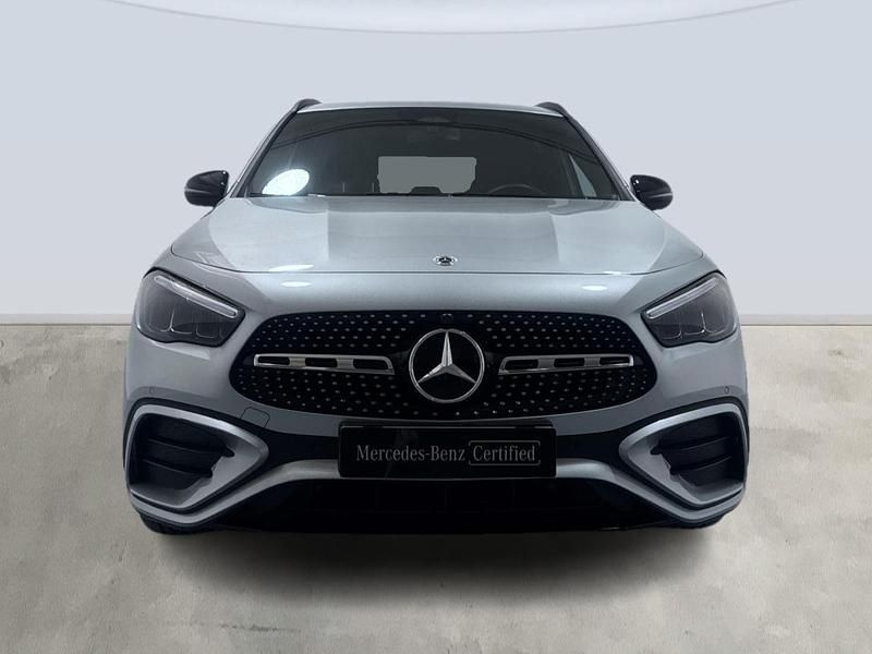 Usado Mercedes GLA200 150 CV (110 kW) 2025 Gris plata SUV