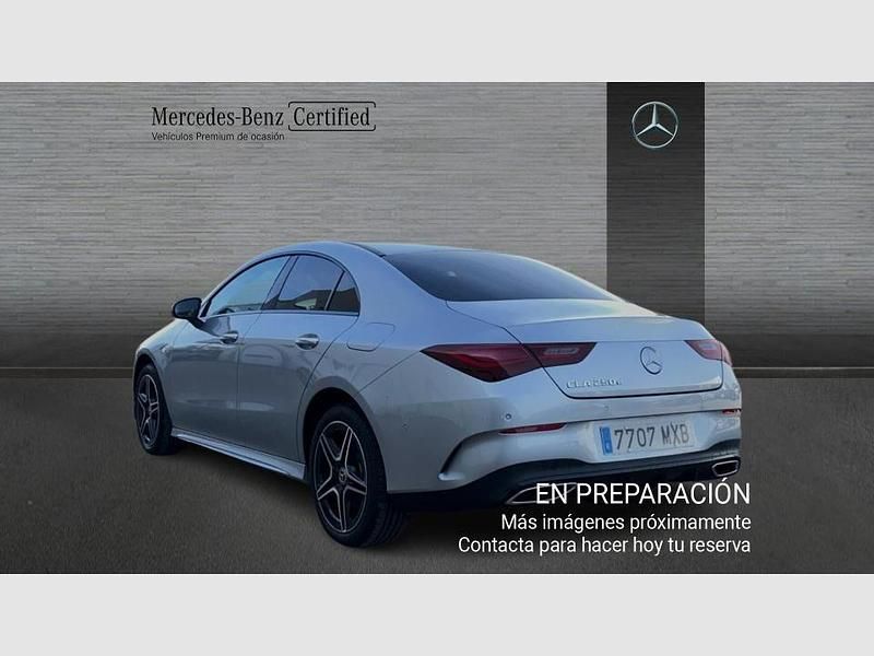 Usado Mercedes CLA250e AMG line 218 CV (160 kW) 2024 Gris Berlina