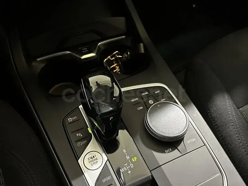 Usado BMW 118 Comfort Edition 136 CV (100 kW) 2022 Blanco Berlina