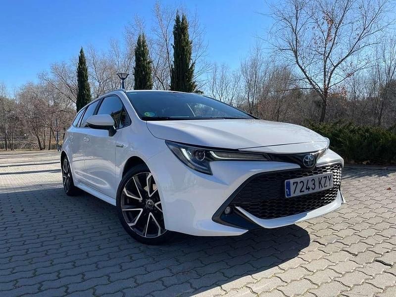 Usado Toyota Corolla Sport 180 CV (132 kW) 2019 Blanco Familiar