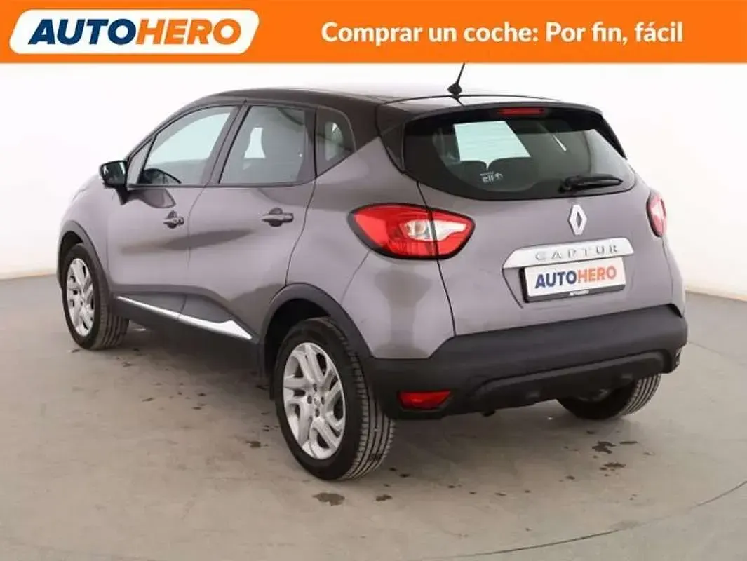 Usado Renault Captur Zen 120 CV (88 kW) 2016 Gris SUV