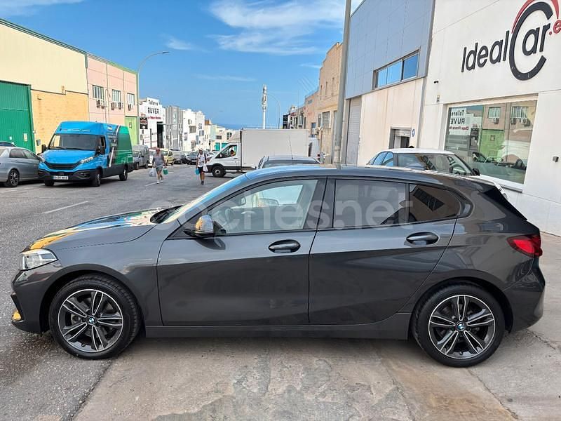 Usado BMW 116 Sport Line 116 CV (85 kW) 2021 Gris / plata Utilitario