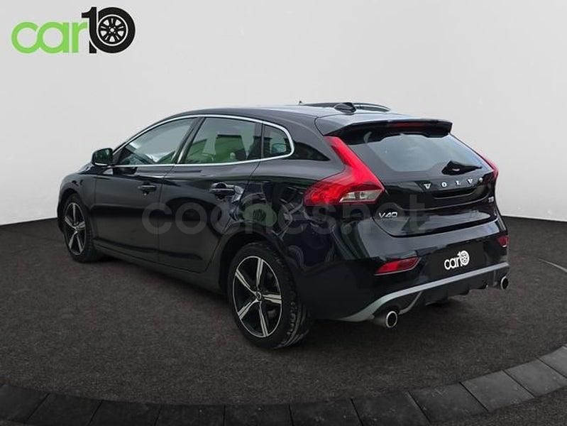 Usado Volvo V40 R-Design Momentum 152 CV (111 kW) 2019 Negro Berlina