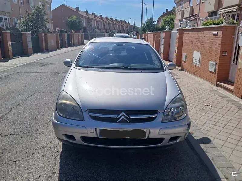 Usado Citroën C5 110 CV (80 kW) 2001 Gris / plata Berlina