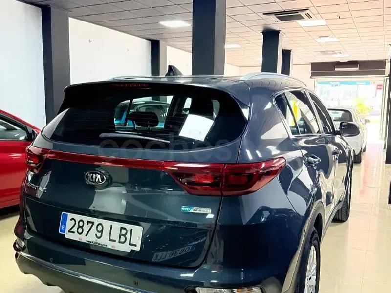 Usado Kia Sportage 136 CV (100 kW) 2019 Gris / plata SUV