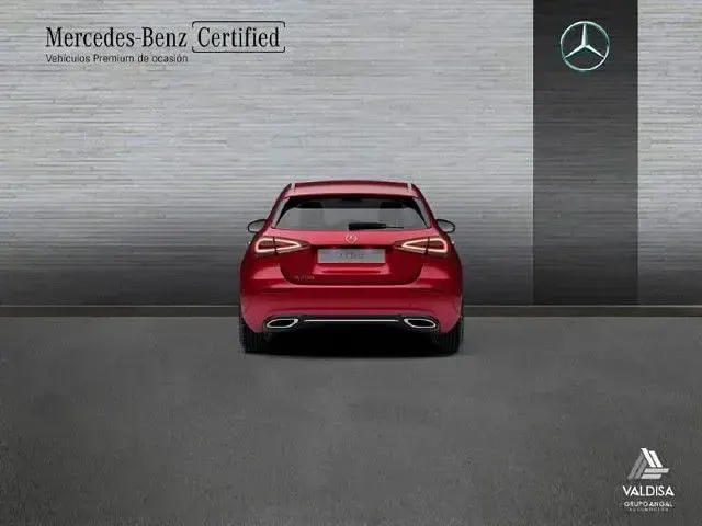 Usado Mercedes A200 Progressive 163 CV (119 kW) 2022 Manufaktur rojo patagonia