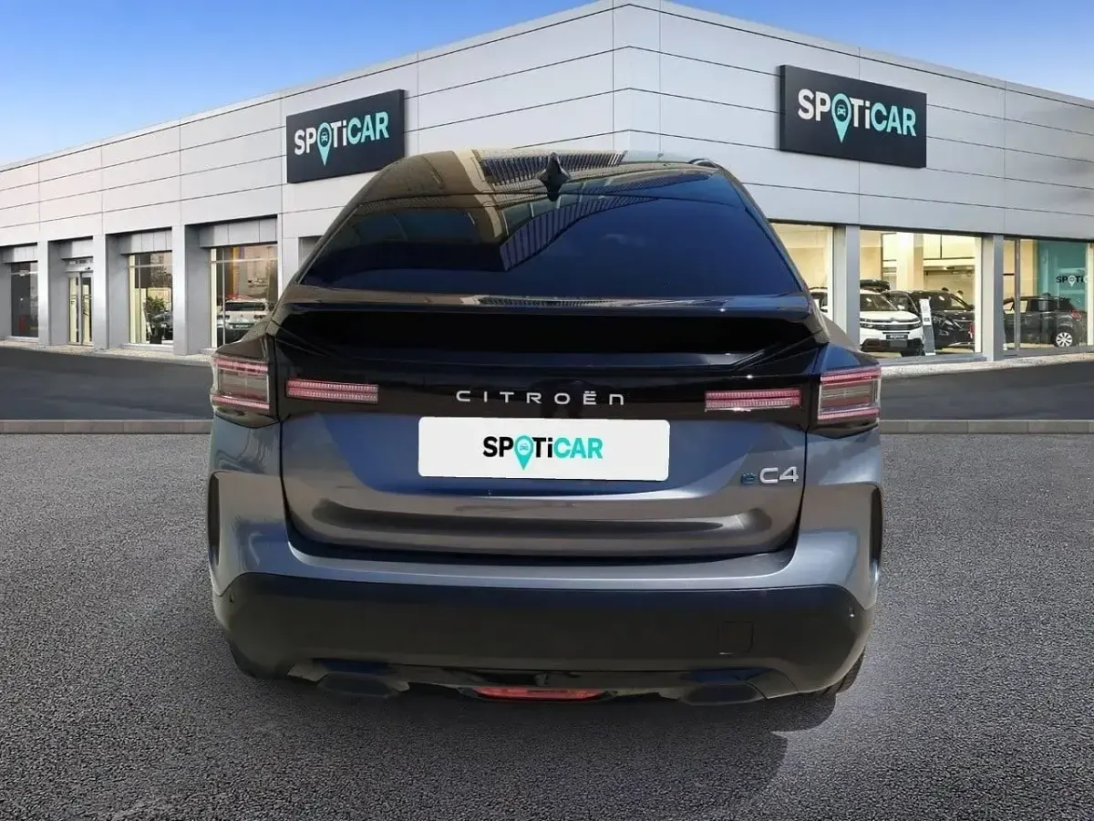 Usado Citroën e-C4 114 kW (156 CV) 2025 Gris Berlina