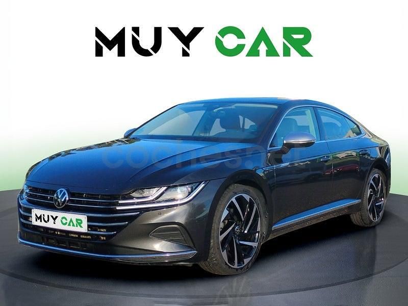 Usado VW Arteon Elegance 150 CV (110 kW) 2022 Gris / plata Berlina