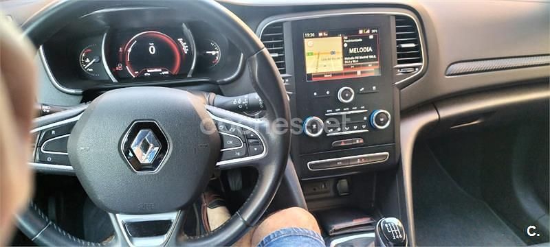 Usado Renault Mégane GrandTour 100 CV (73 kW) 2018 Gris / plata Familiar