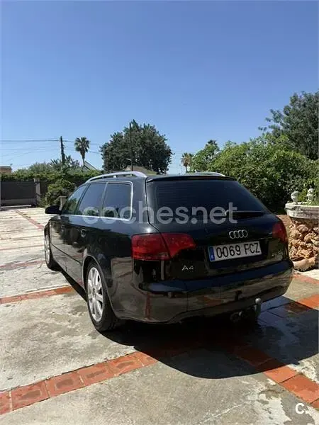 Usado Audi A4 140 CV (102 kW) 2006 Negro Familiar
