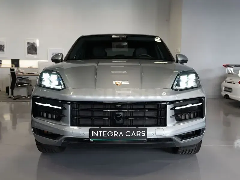 Käytetty Porsche Cayenne 470 HP (345 kW) 2024 Peessi Katumaasturi