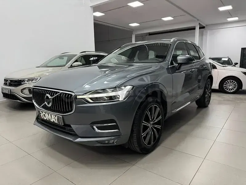 Usado Volvo XC60 Inscription 190 CV (139 kW) 2020 Gris / plata SUV